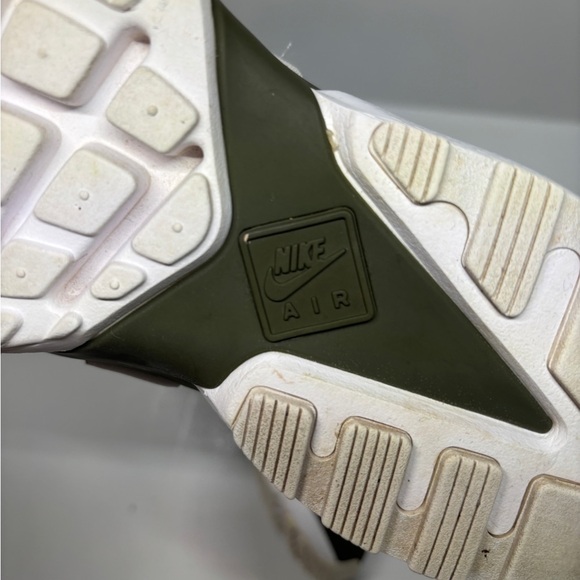 Air Huarache City Low 'Cargo Khaki' women’s size 6 - Picture 6 of 7